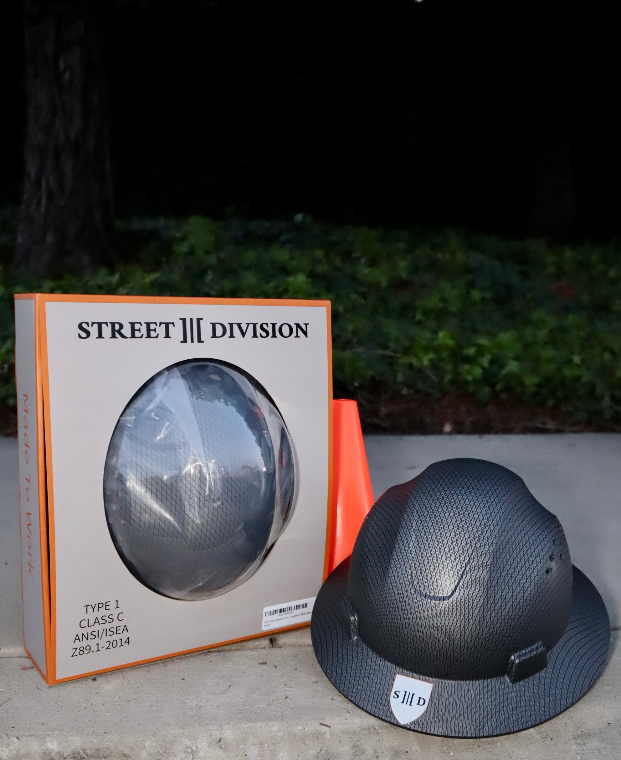 Black fiberglass sales hard hat